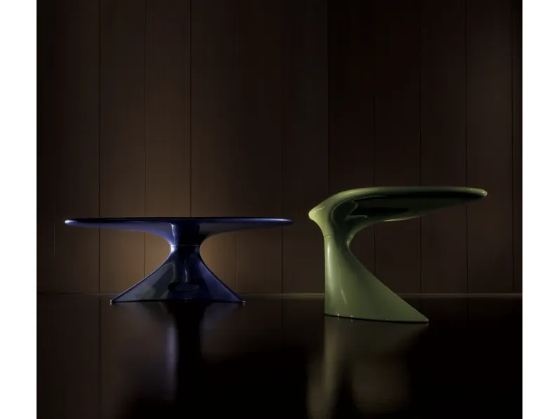 Scrivania Direzionale di design Zero realizzata completamente in vetroresina laccata lucida di Della Rovere