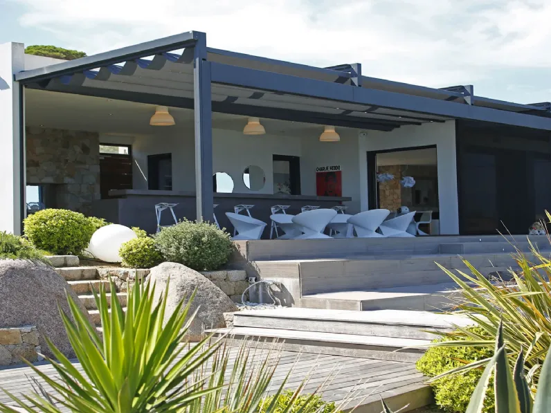 Pergola addossata con tenda a impacchettamento A2 Compact di Ke Outdoor