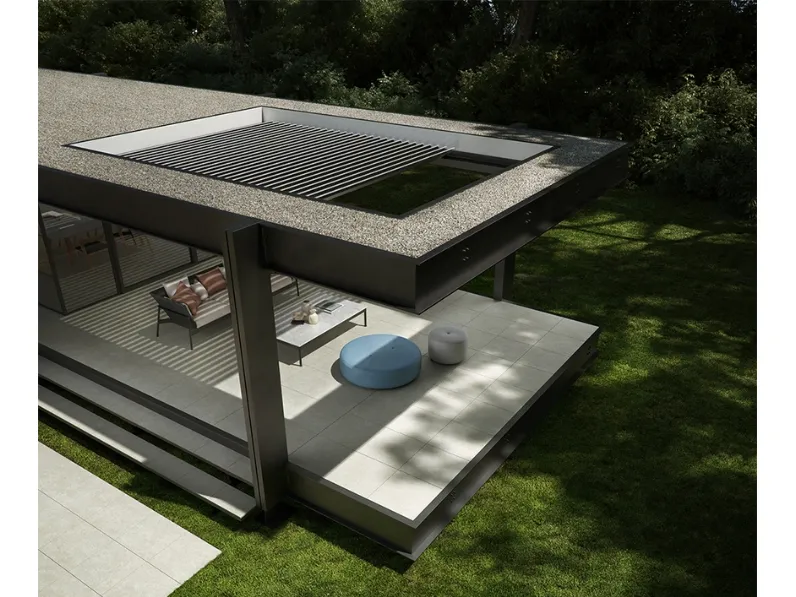 Pergola bioclimatica dotata di sistema di lame frangisole che con telecomando si inclinano e compattano in un unico movimento Brera B di Pratic