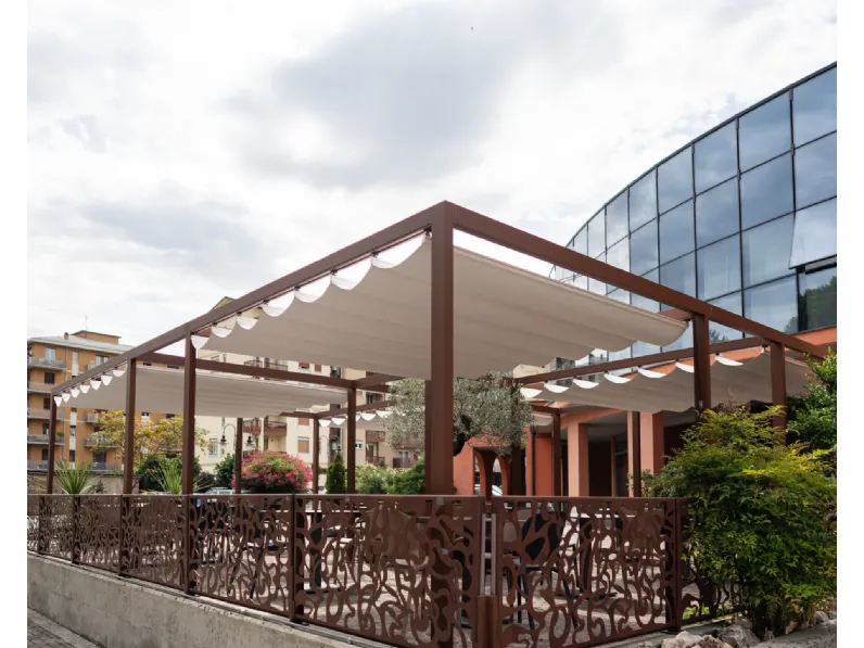 Pergola con tetto scorrevole a isola Saki di Ke Outdoor