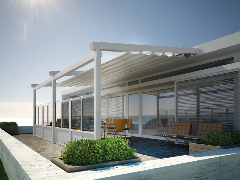 Pergola inclinata con copertura realizzata con telo scorrevole ed impacchettabile Star di Dirello