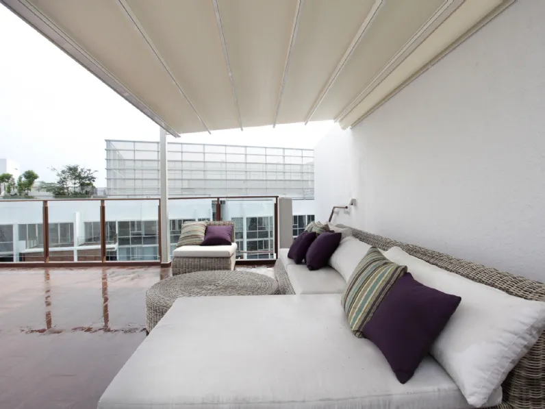 Pergola addossata con tenda richiudibile e retrattile T1 di Ke Outdoor