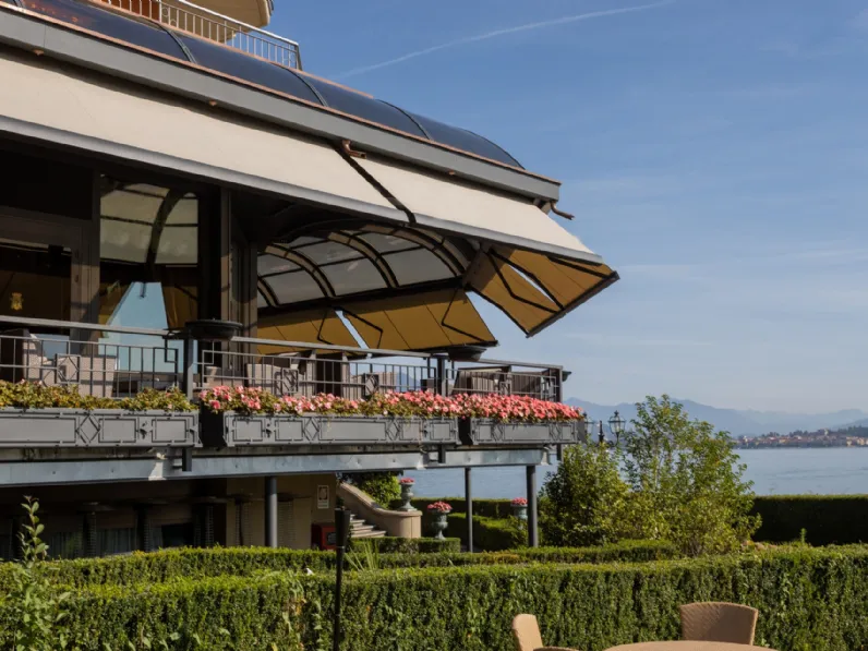 Tenda da sole a bracci con cassonetto Domea di Ke Outdoor