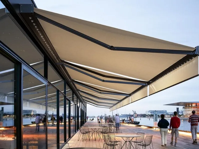 Tenda da sole a bracci con cassonetto Txt di Gibus