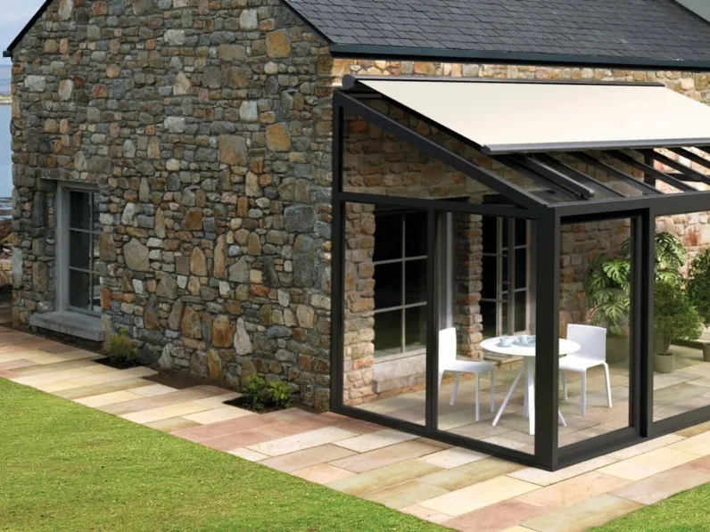 Tenda da sole in trazione con struttura in alluminio Zerogradi di Gibus